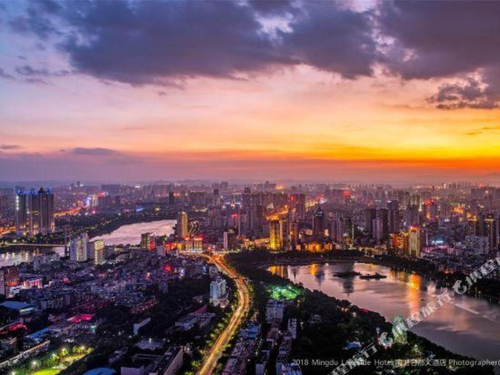 Ming Du Lakeside Hotel หนานหนิง ภายนอก รูปภาพ